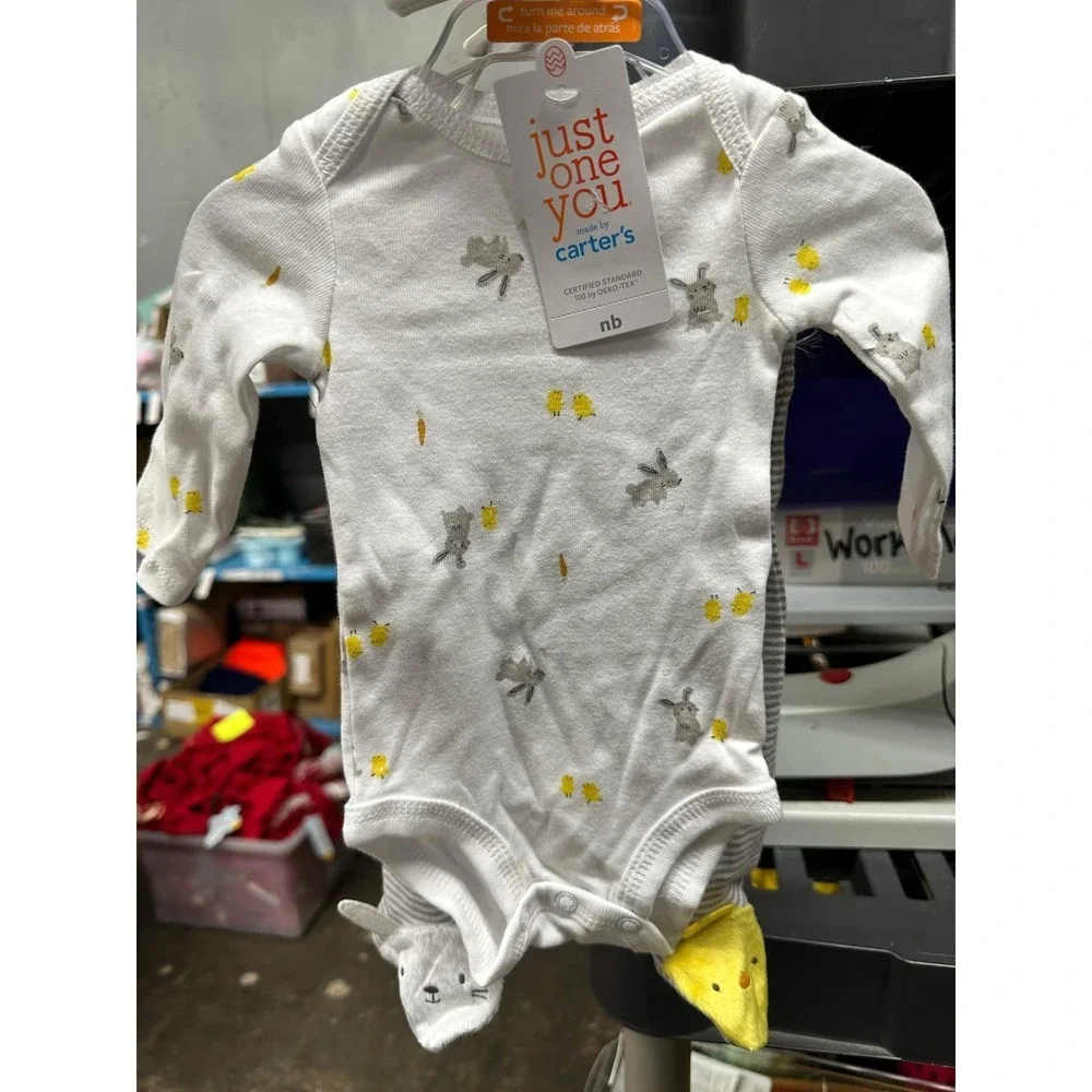 NEWBORN SIZE UNISEX Baby 2pc Bunny Chick Print Top and Bottom Set